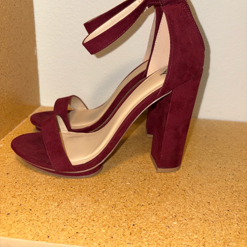 Women's Burgundy Block Heel Sandals With Ankle Strap